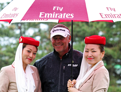 Darren Clarke with Emirates crew at the pro am