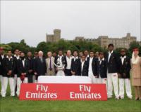 Presentation of the Emirates Cup to the victorious Fly Emirates X